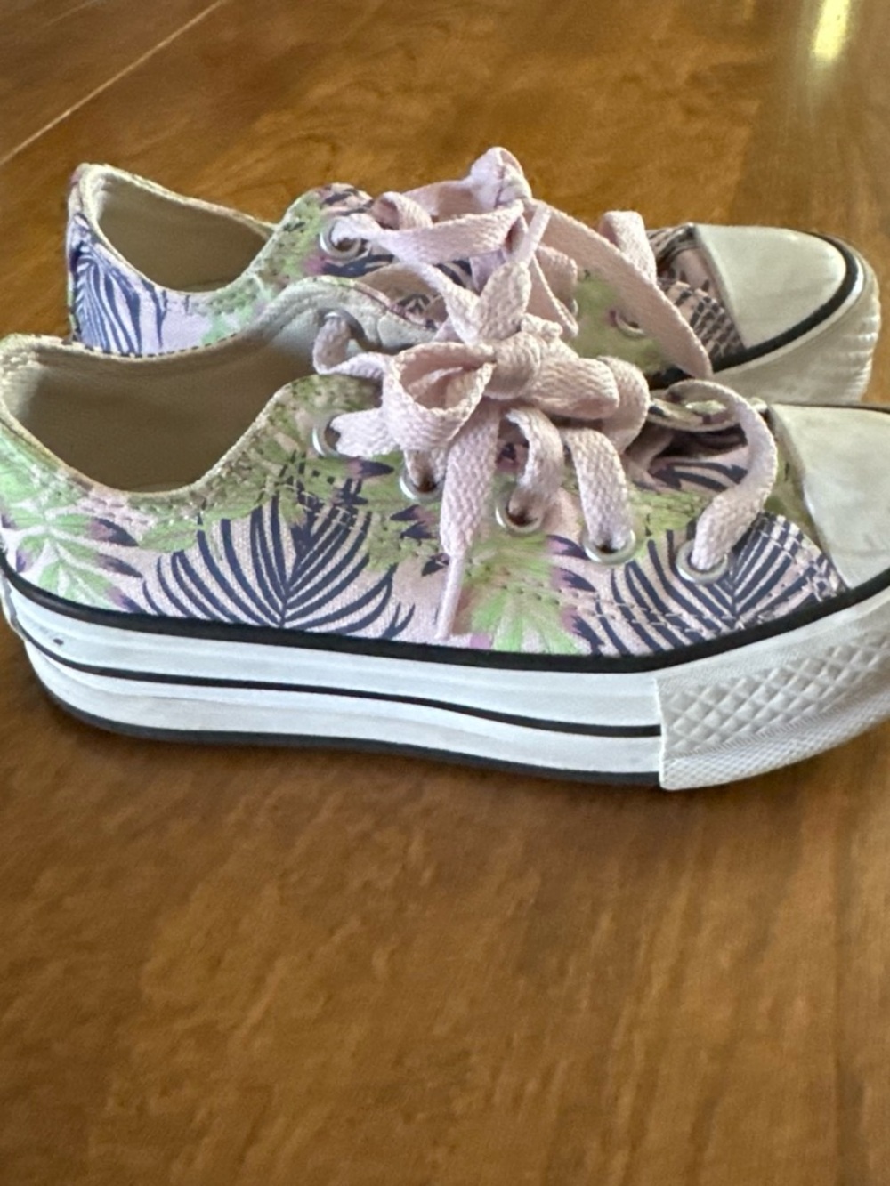 Kids Pink Floral Canvas Low-Top Sneakers